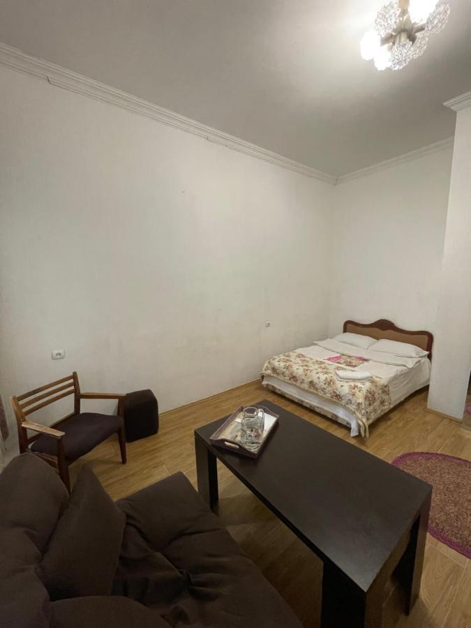 Leila Apartment ティビリシ エクステリア 写真