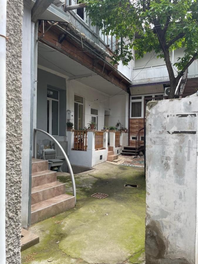Leila Apartment ティビリシ エクステリア 写真