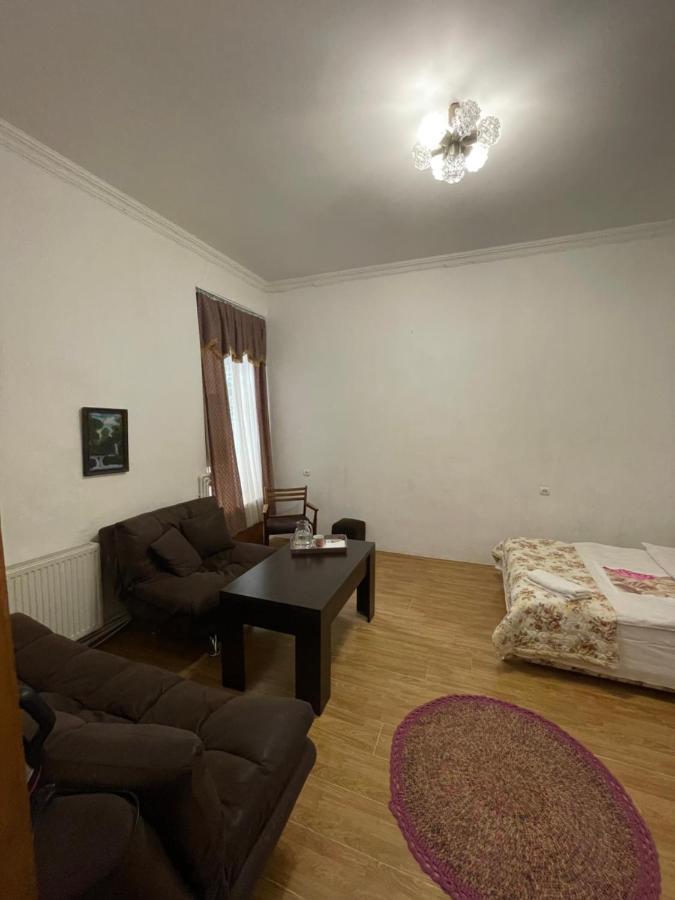 Leila Apartment ティビリシ エクステリア 写真