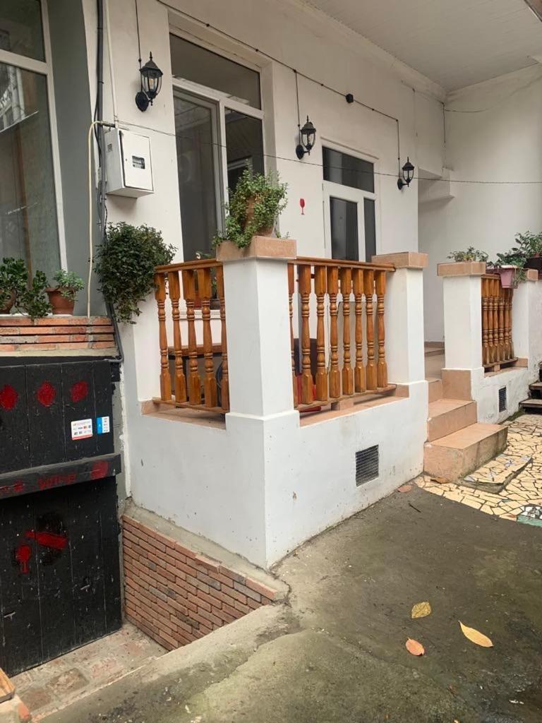 Leila Apartment ティビリシ エクステリア 写真